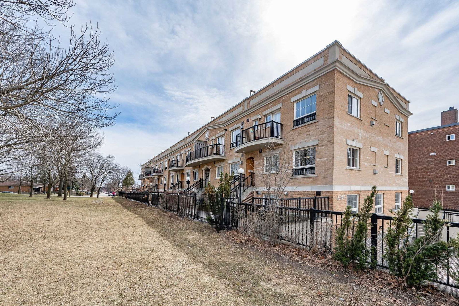 Warner Park Condominiums, North York, Toronto