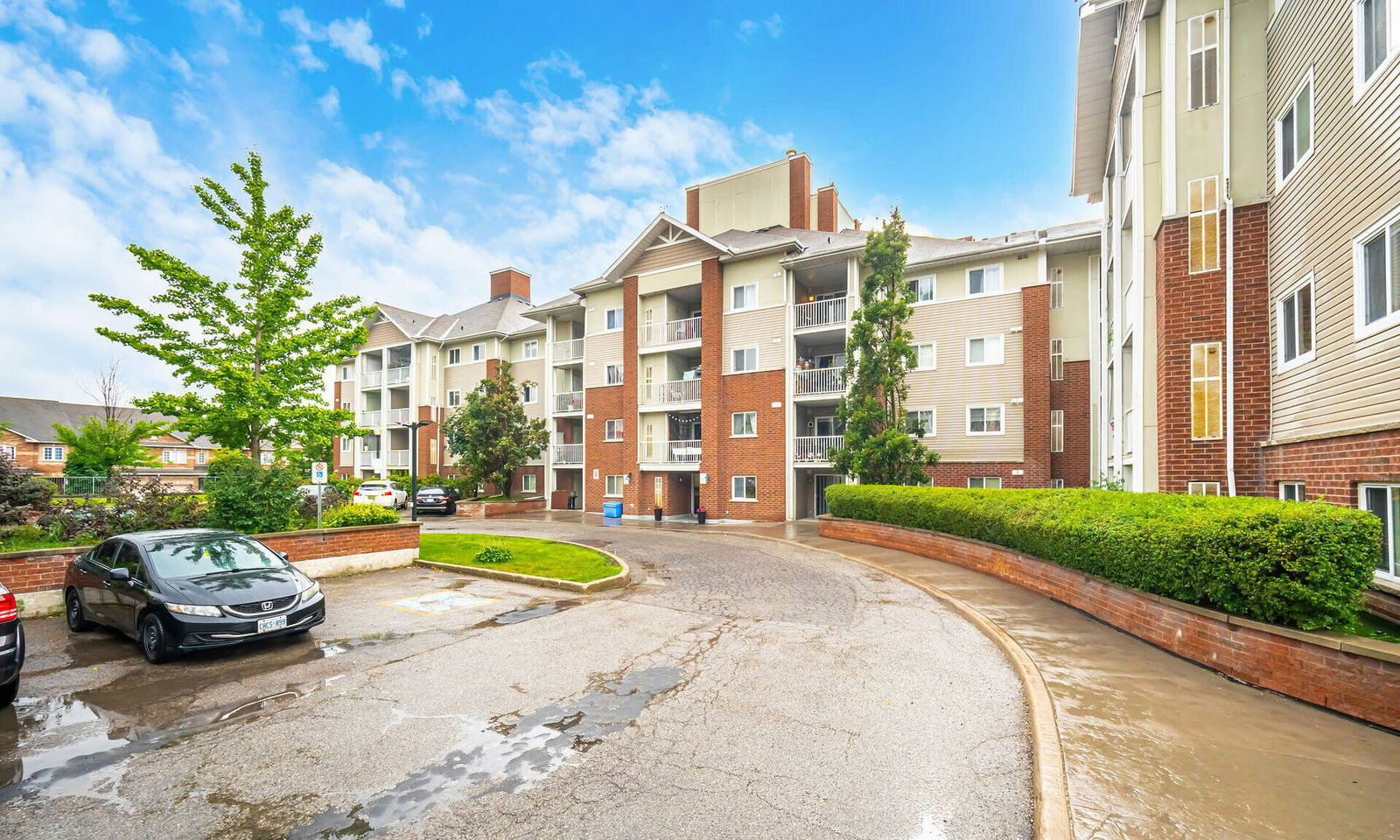 Exterior Side — Woodside Pointe Condos, Scarborough, Toronto