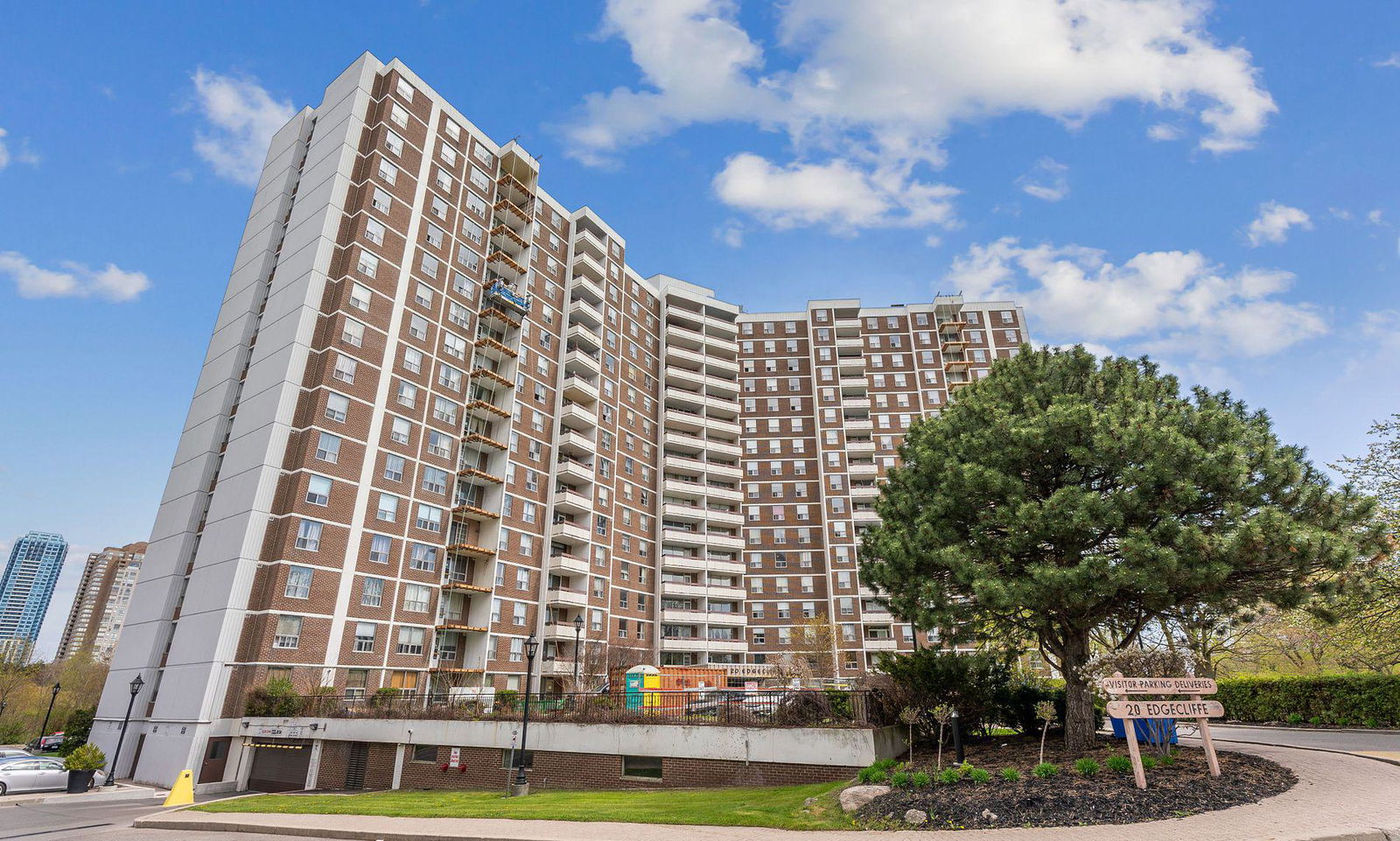 Exterior Side — Wynford Condominiums, North York, Toronto