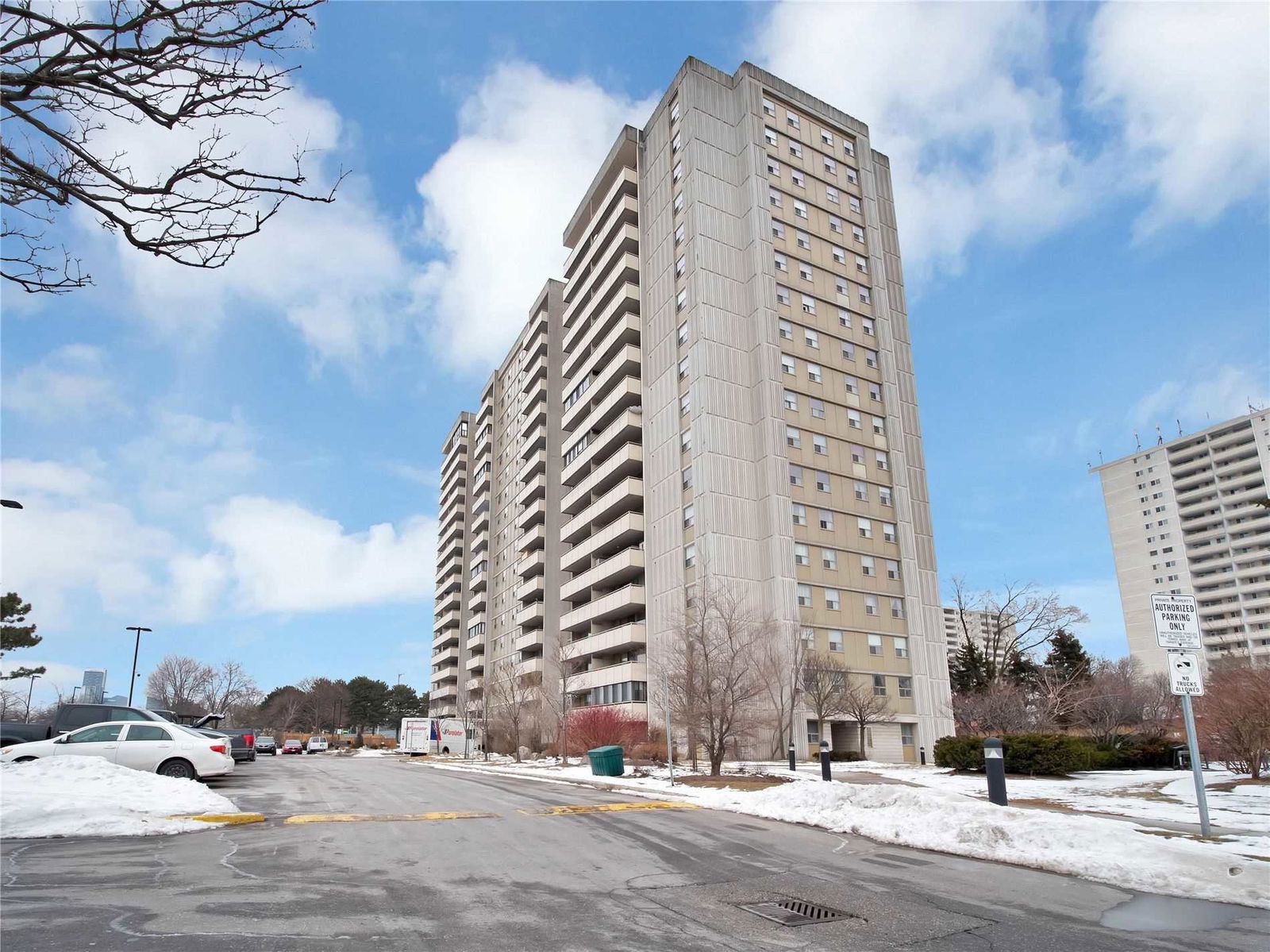 York Mills Heights Condos, North York, Toronto