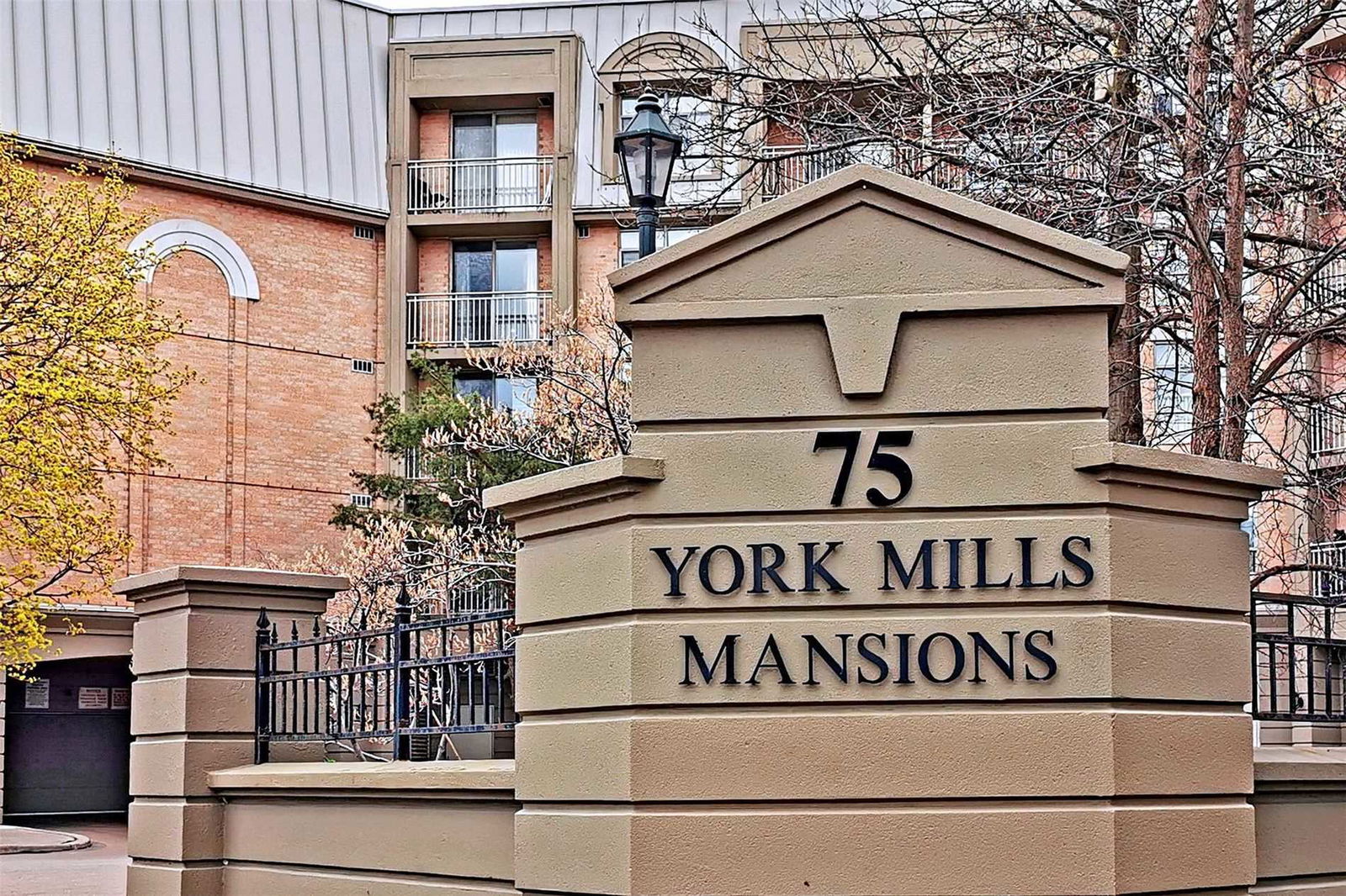 York Mills Mansions, North York, Toronto