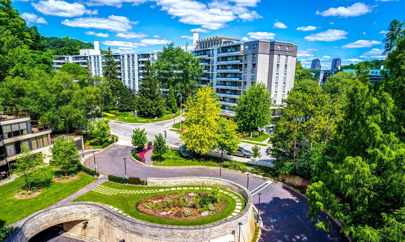 York Mills Place Condos, North York, Toronto