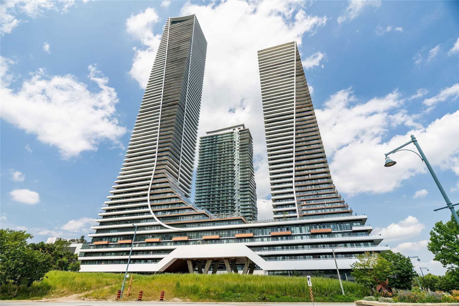 Sky Tower at Eau Du Soleil Condos, Etobicoke, Toronto