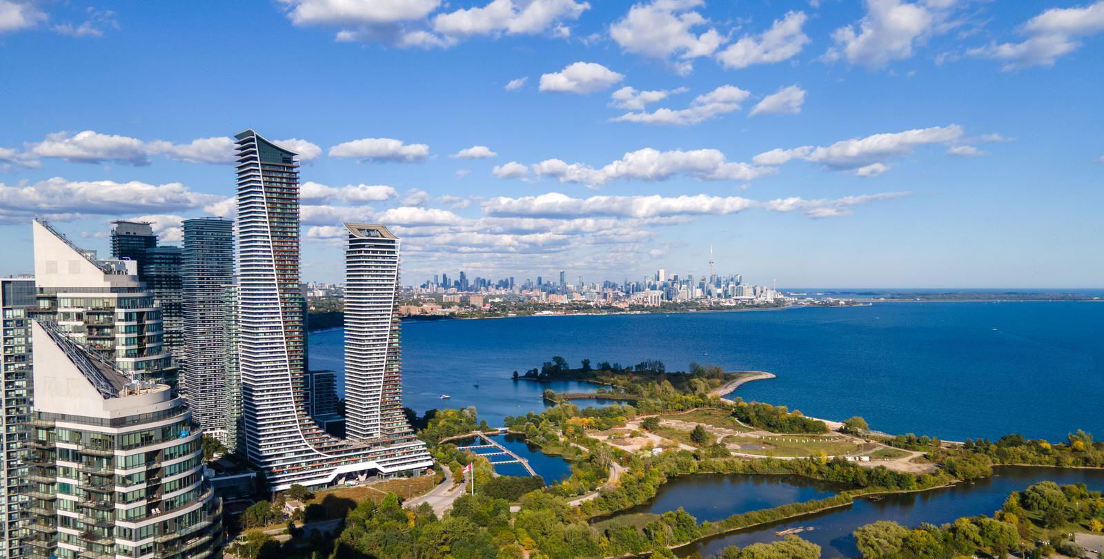 Skyline — Sky Tower at Eau Du Soleil Condos, Etobicoke, Toronto