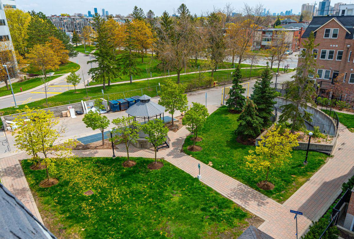 Liberty Walk Townhomes, North York, Toronto