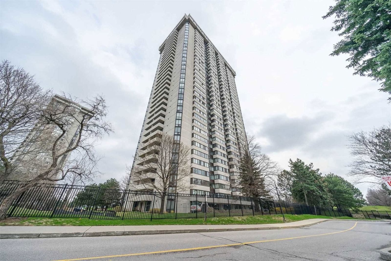 Skymark I Condos, North York, Toronto