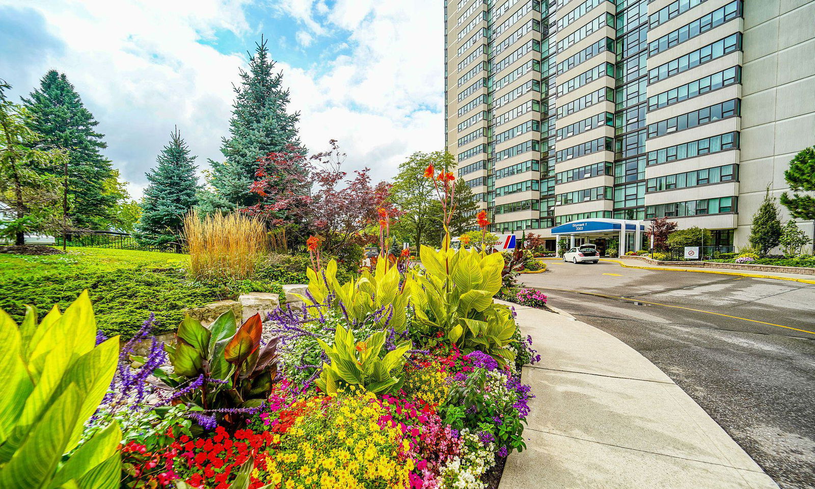 Exterior — Skymark I Condos, North York, Toronto