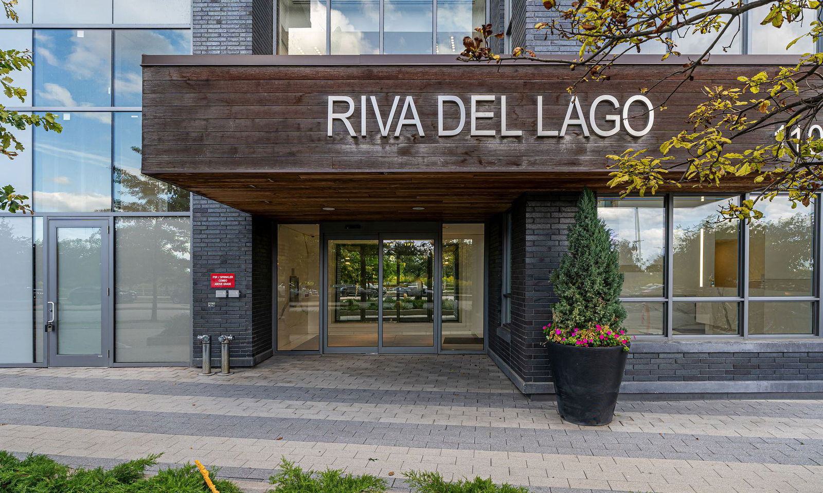 Entrance — Riva Del Lago Condos, Etobicoke, Toronto