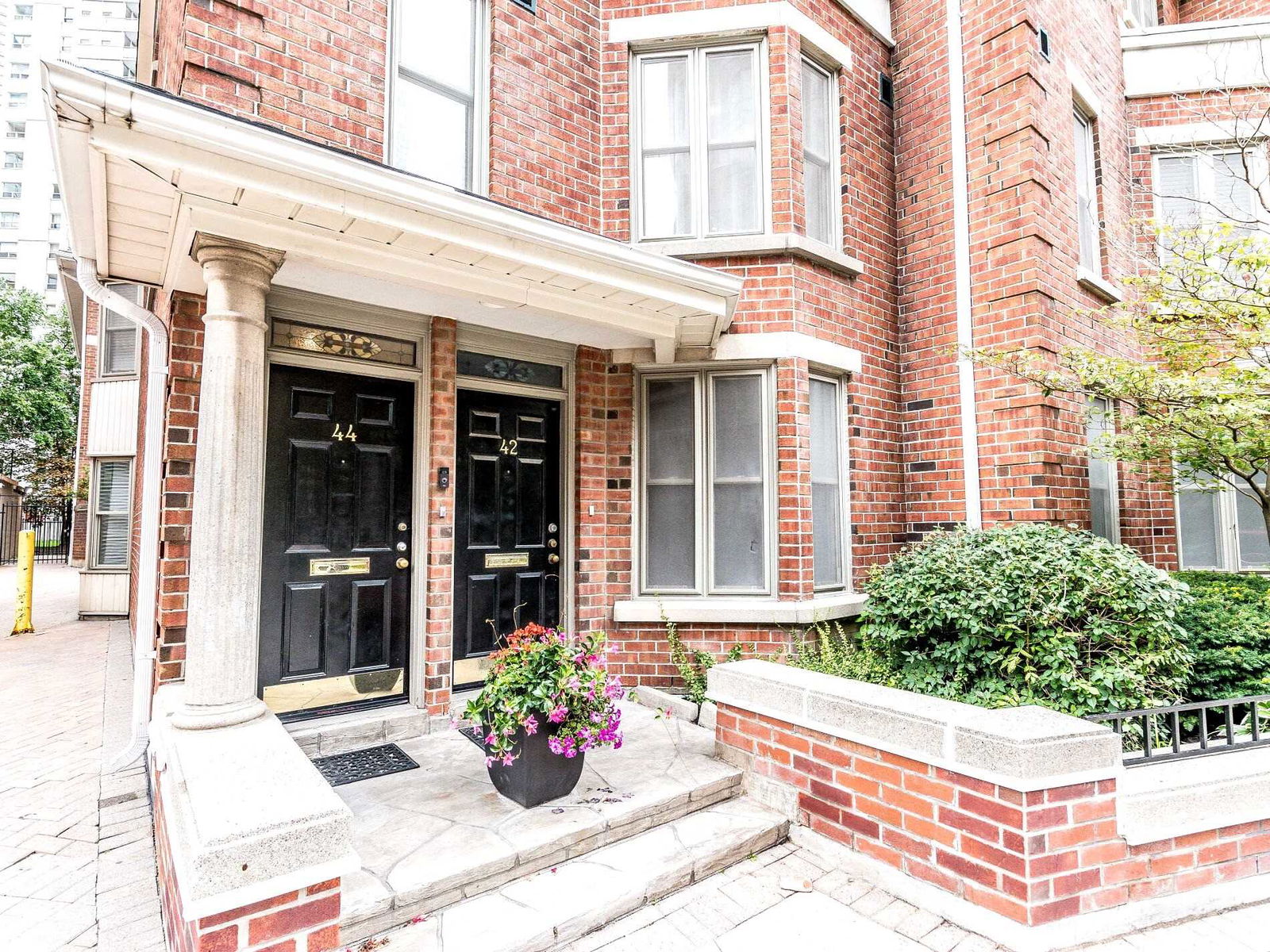 Irwin Avenue Townhouses, Downtown, Toronto