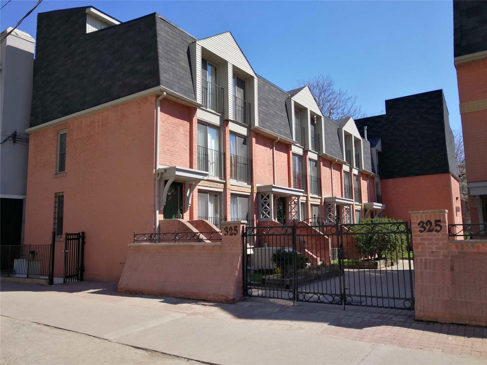 325 Jarvis St Townhomes, Downtown, Toronto