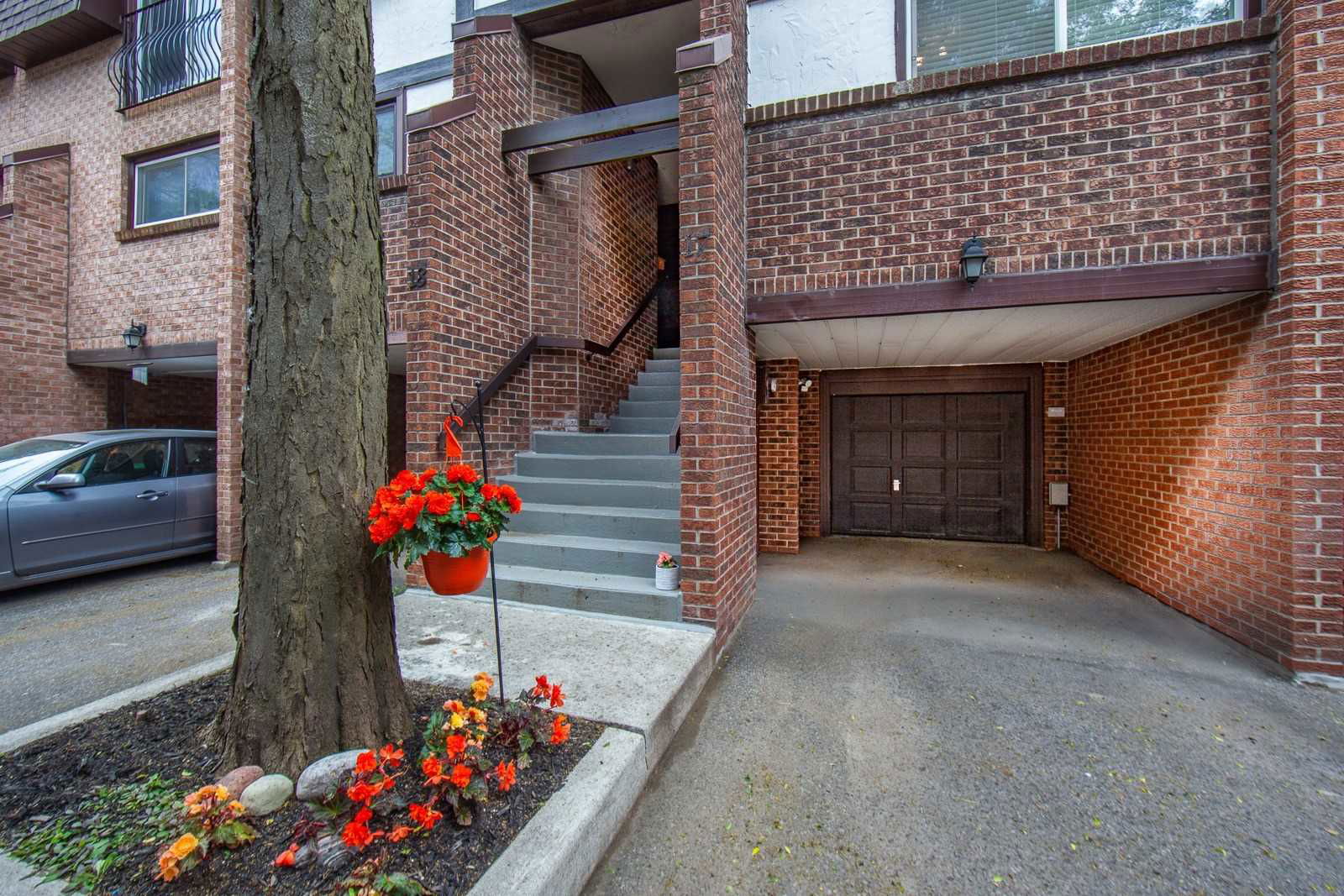 2716 St Clair Ave Townhouses, East York, Toronto