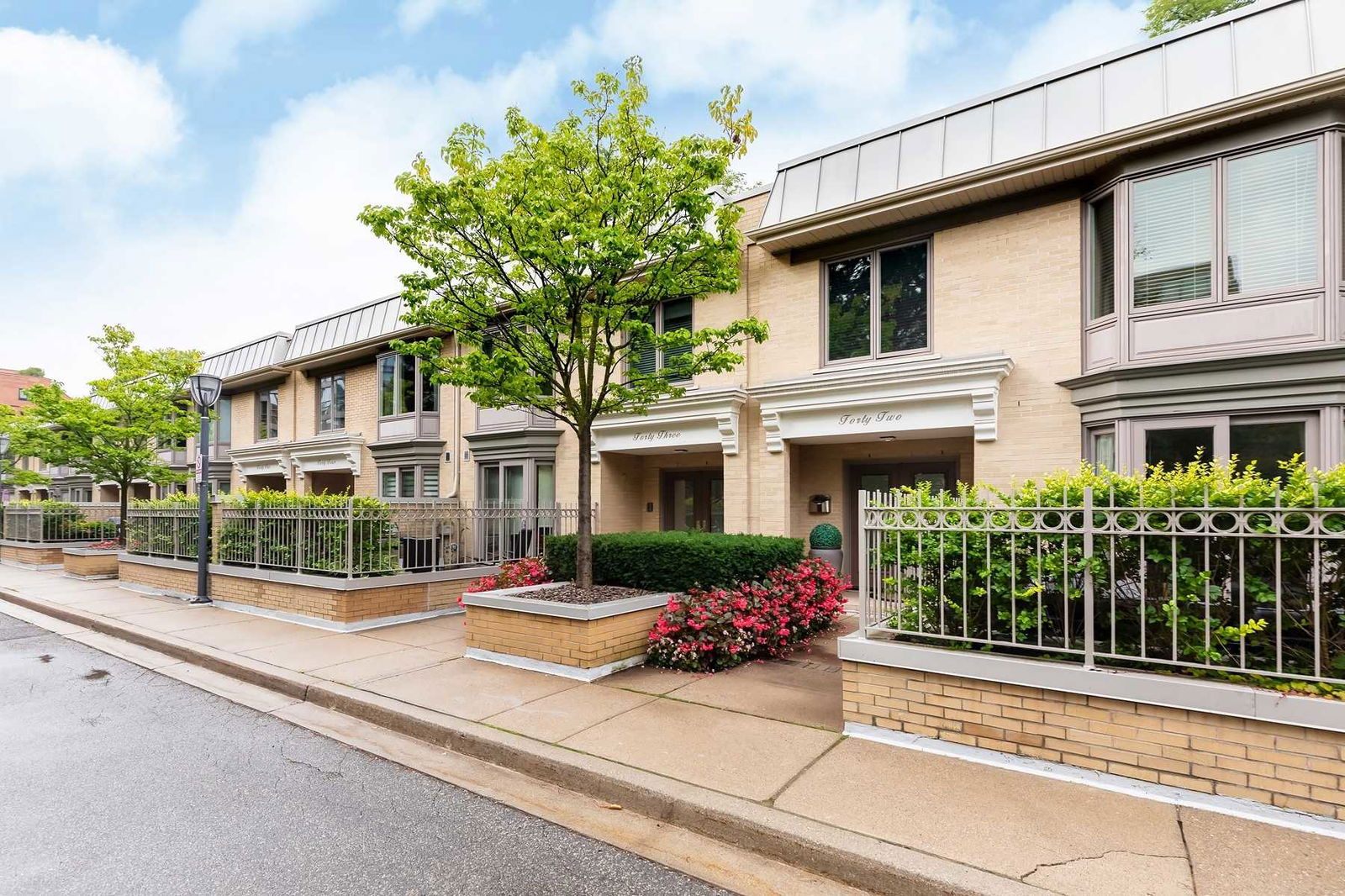 Village Gate Townhomes, Midtown, Toronto