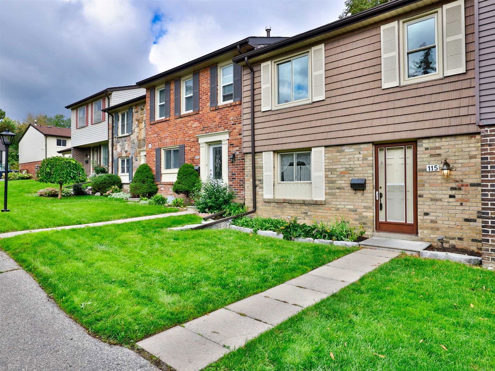 125 Palmdale Drive Townhouses, Scarborough, Toronto