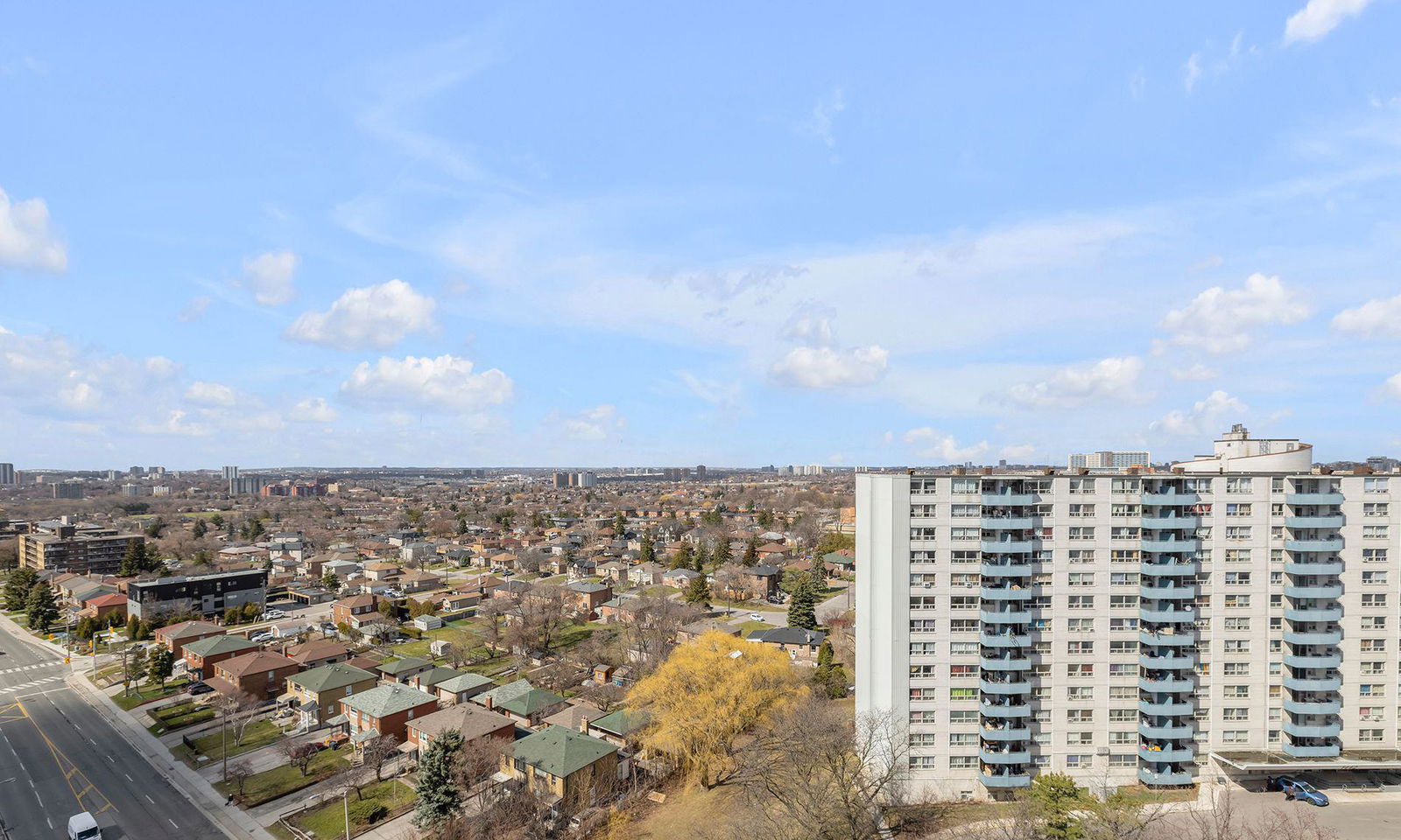 Skyline — 7 On The Park Condos, North York, Toronto