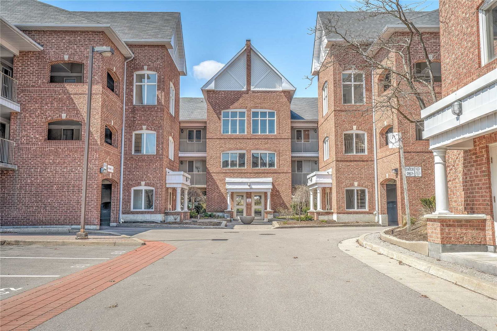 Bristol Road Townhomes, Mississauga, Toronto