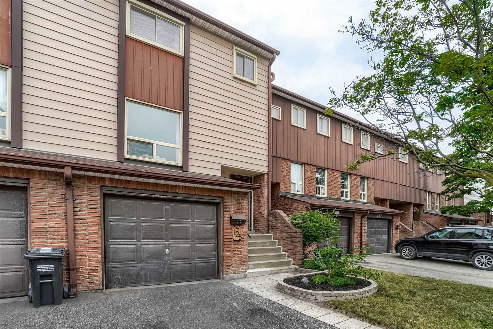 1221 Dundix Road Townhomes, Mississauga, Toronto