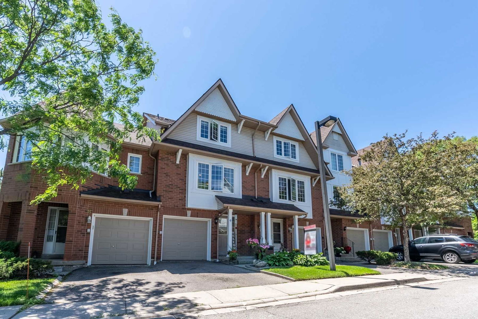 1588 South Parade Townhomes, Mississauga, Toronto