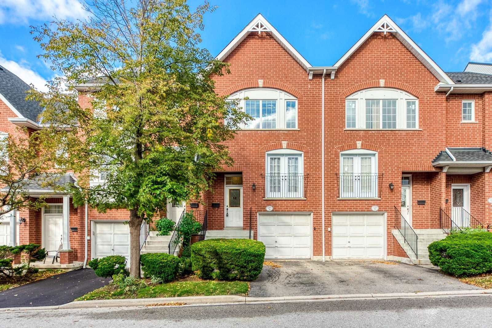 1591 South Parade Townhomes, Mississauga, Toronto