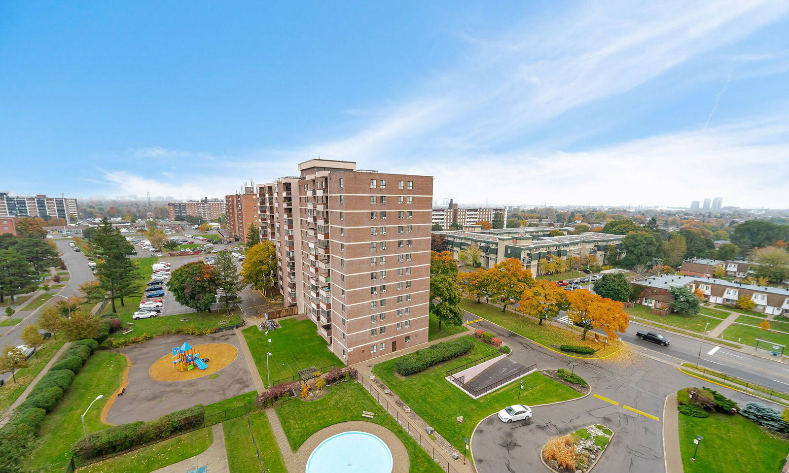 Exterior Side — Marklane Park Condos, Mississauga, Toronto