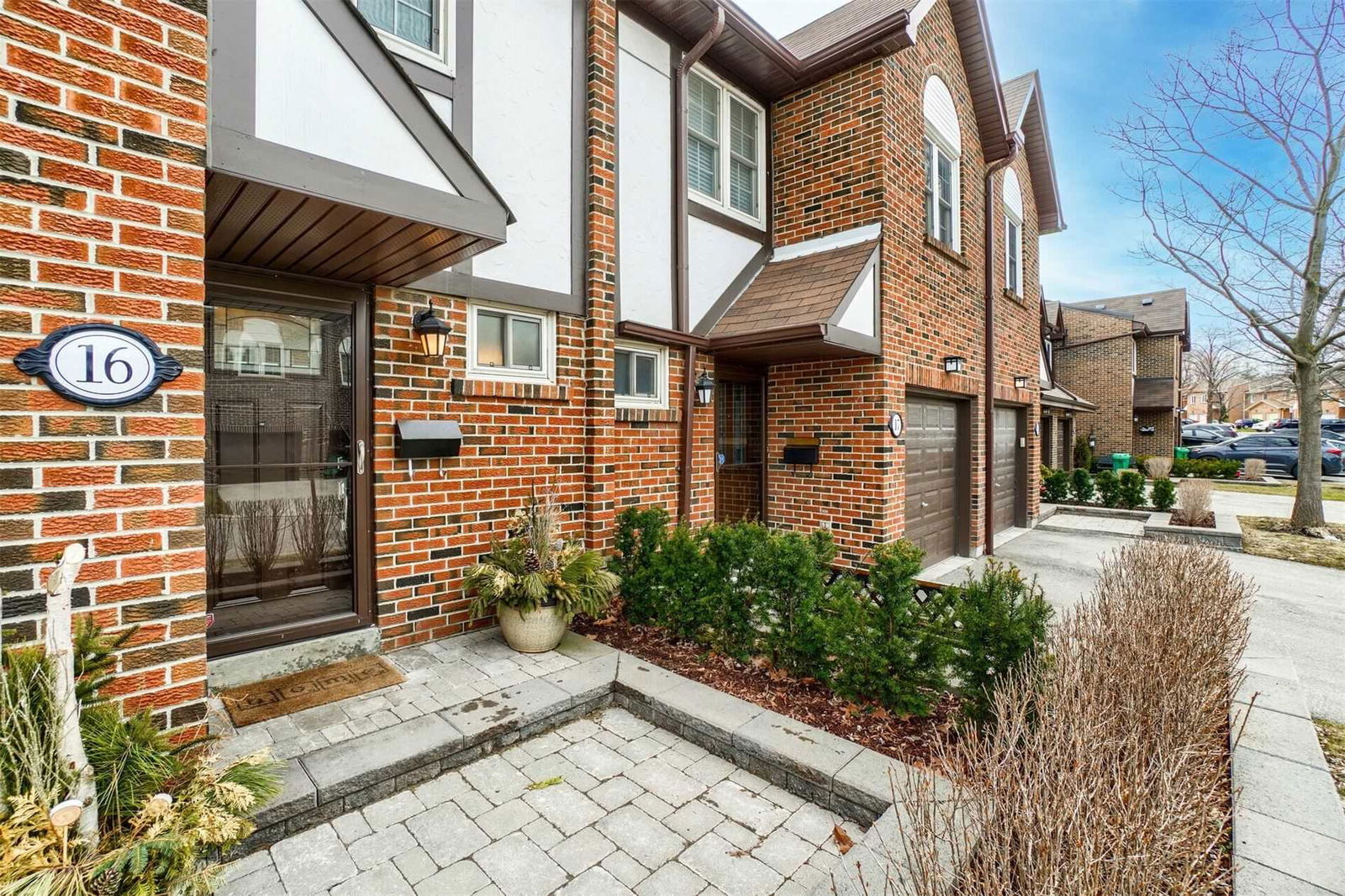 1951 Rathburn Road Townhomes, Mississauga, Toronto