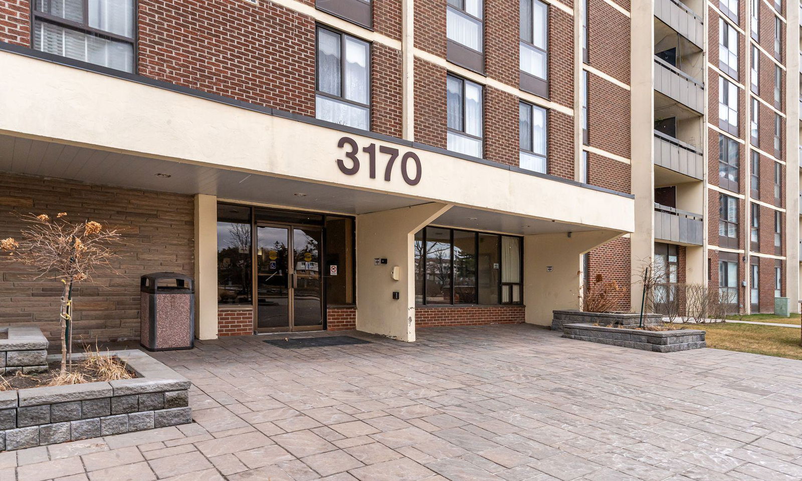 Entrance — 3170 Kirwin Condos, Mississauga, Toronto