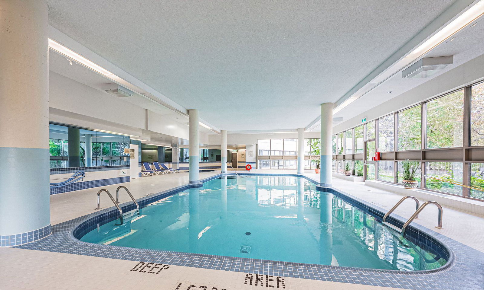 Pool — Centre I & Centre II Condos, Mississauga, Toronto