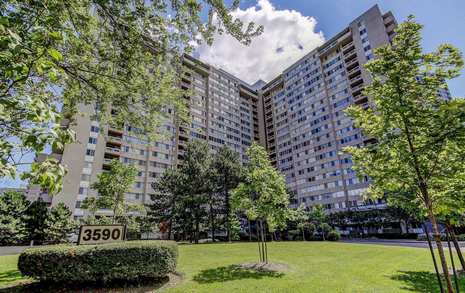 Obelisk I, Mississauga, Toronto