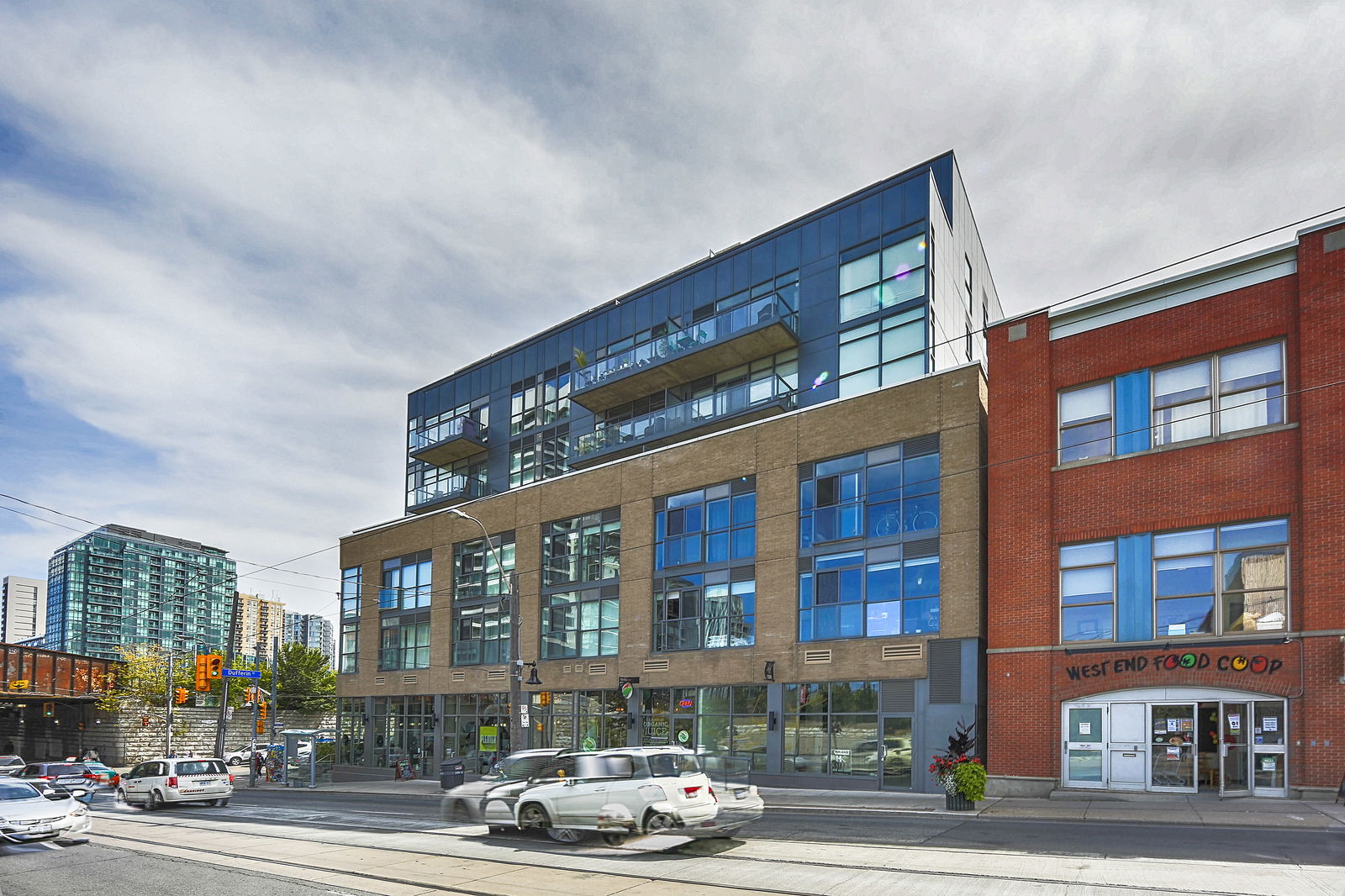 Exterior — Q Loft, West End, Toronto