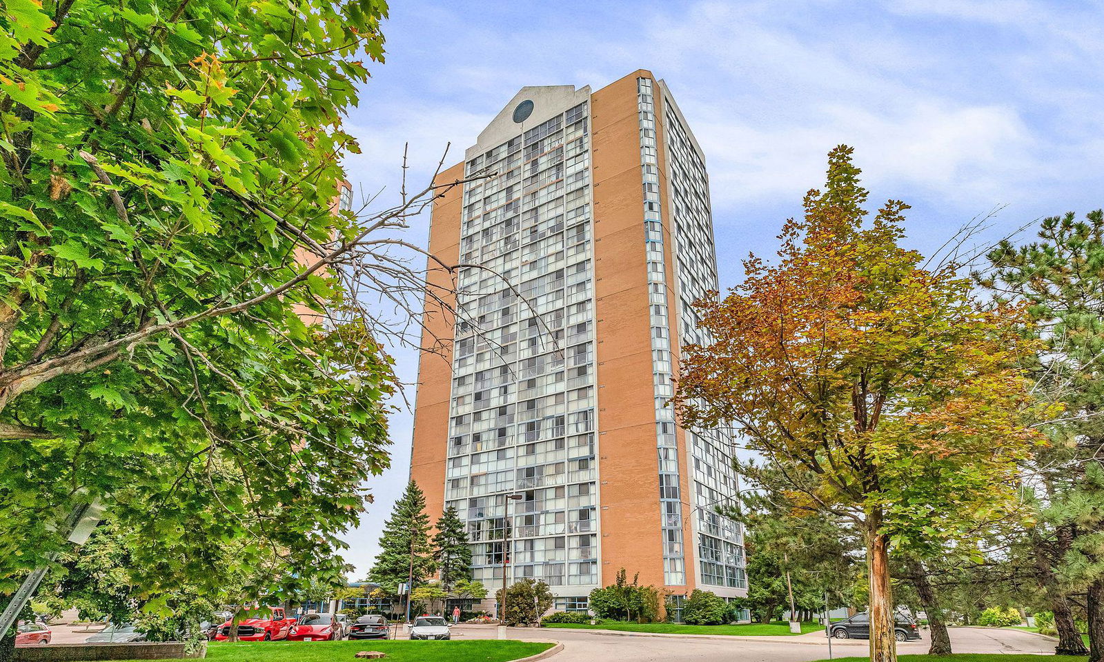 Anaheim Towers I and II Condos, Mississauga, Toronto