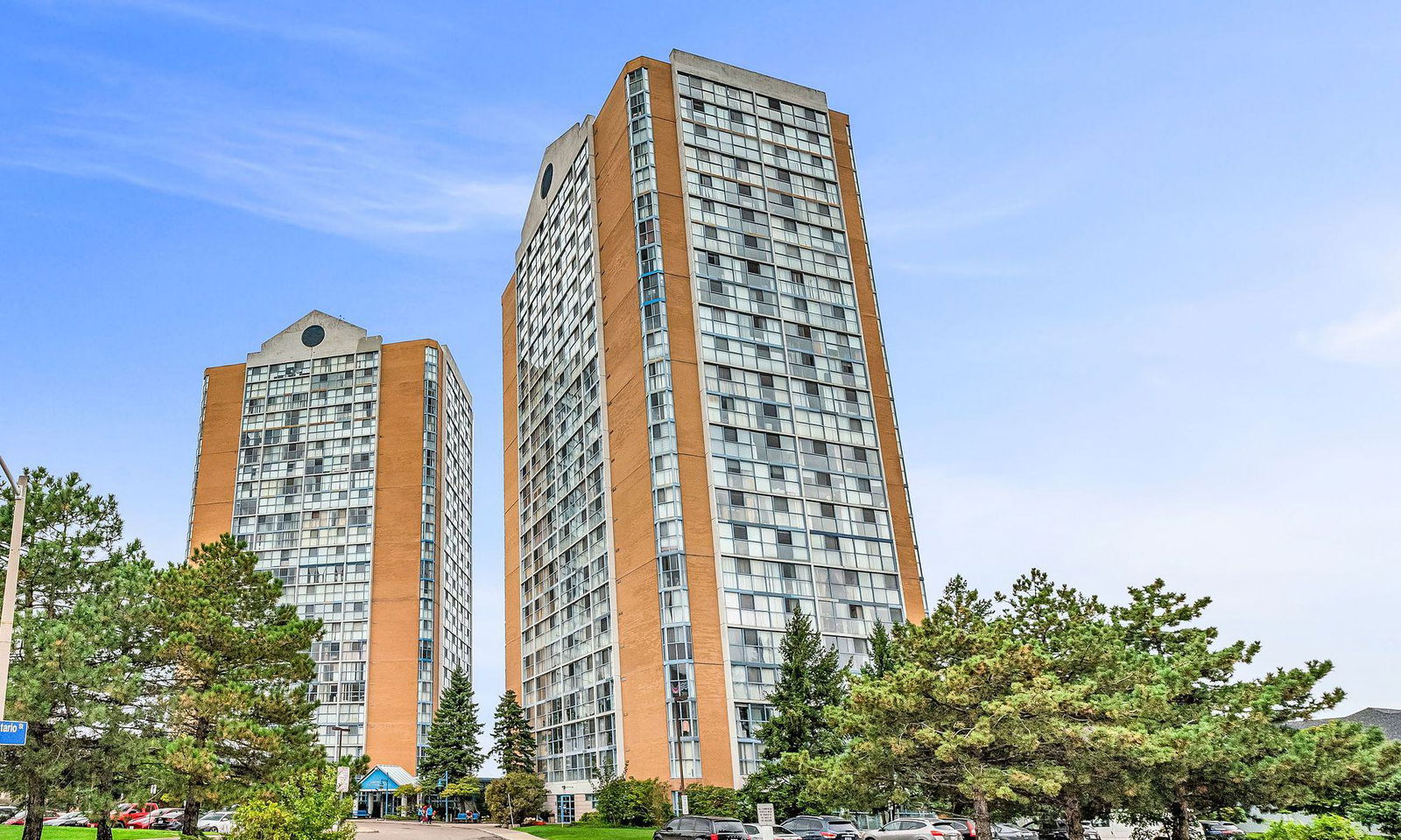 Exterior Side — Anaheim Towers I and II Condos, Mississauga, Toronto