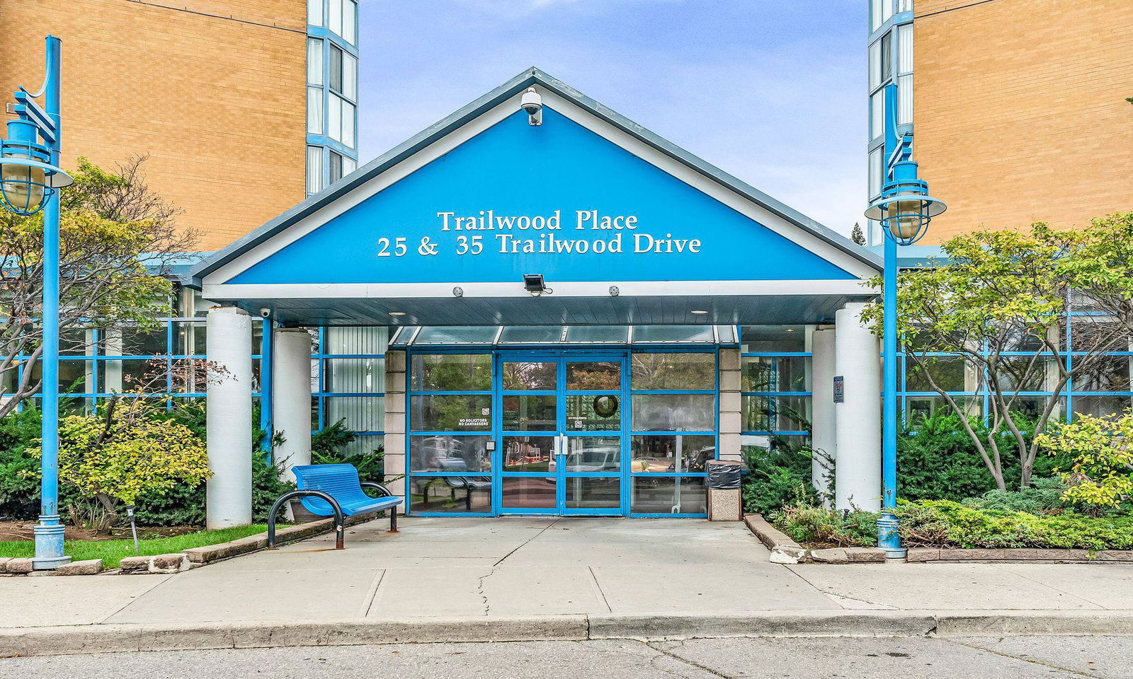 Entrance — Anaheim Towers I and II Condos, Mississauga, Toronto