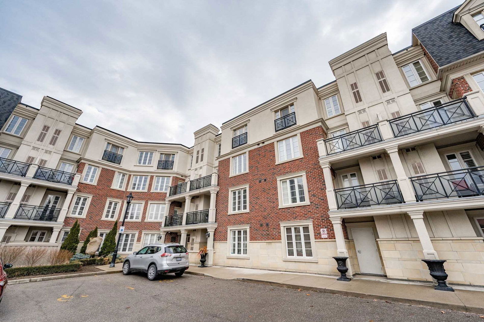 Applewood Terrace Townhomes, Mississauga, Toronto