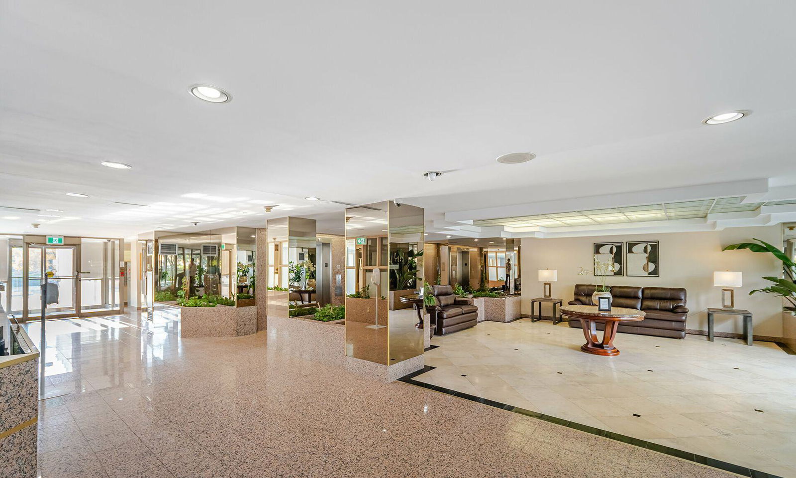 Lobby — Centre IV Condos, Mississauga, Toronto