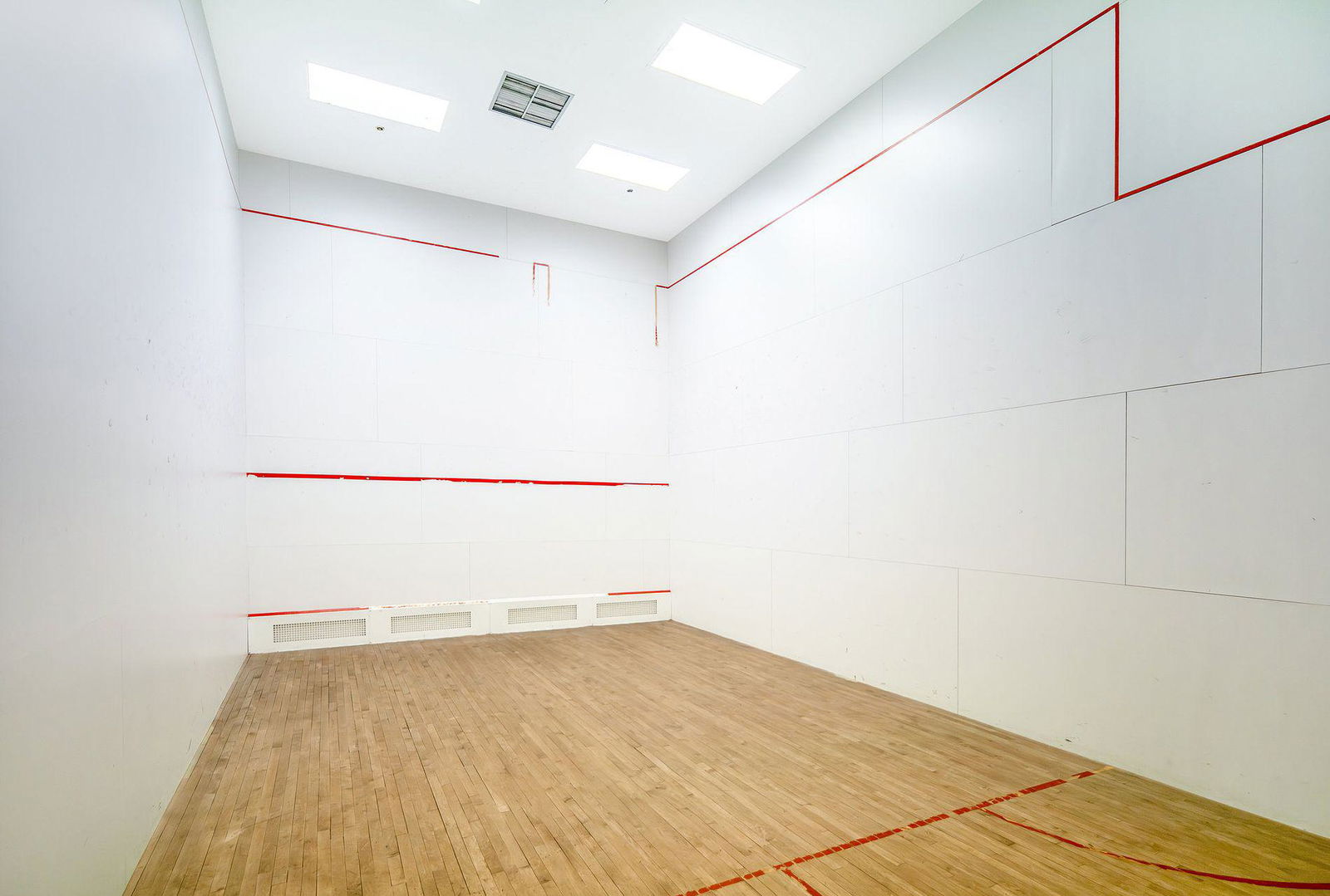 Squash Court — Centre IV Condos, Mississauga, Toronto