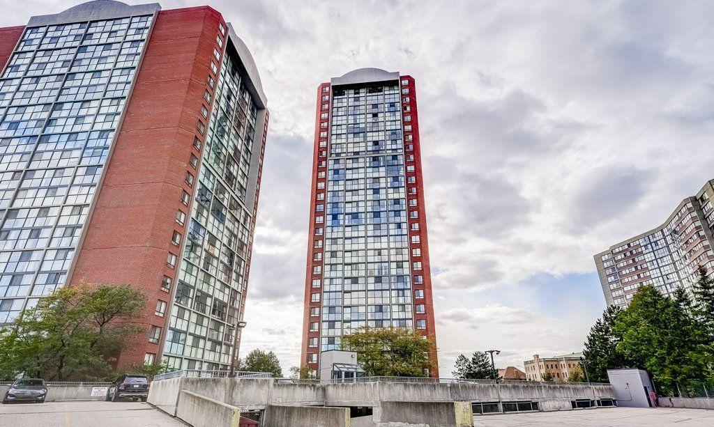 Exterior Side — Chelsea Towers Condos, Mississauga, Toronto