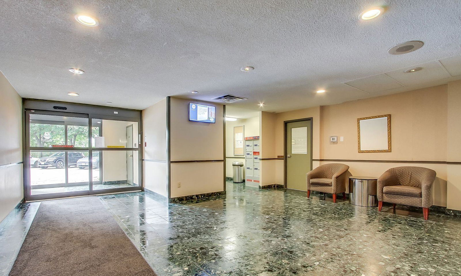 Lobby — Chelsea Towers Condos, Mississauga, Toronto