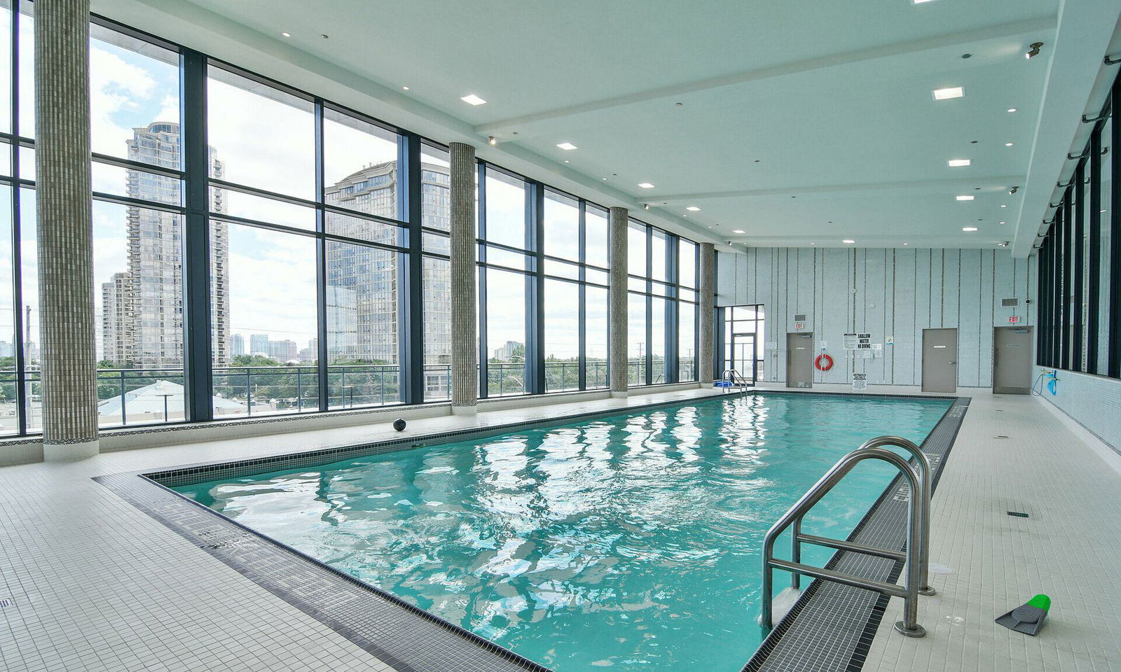 Pool — Crystal  Condos, Mississauga, Toronto