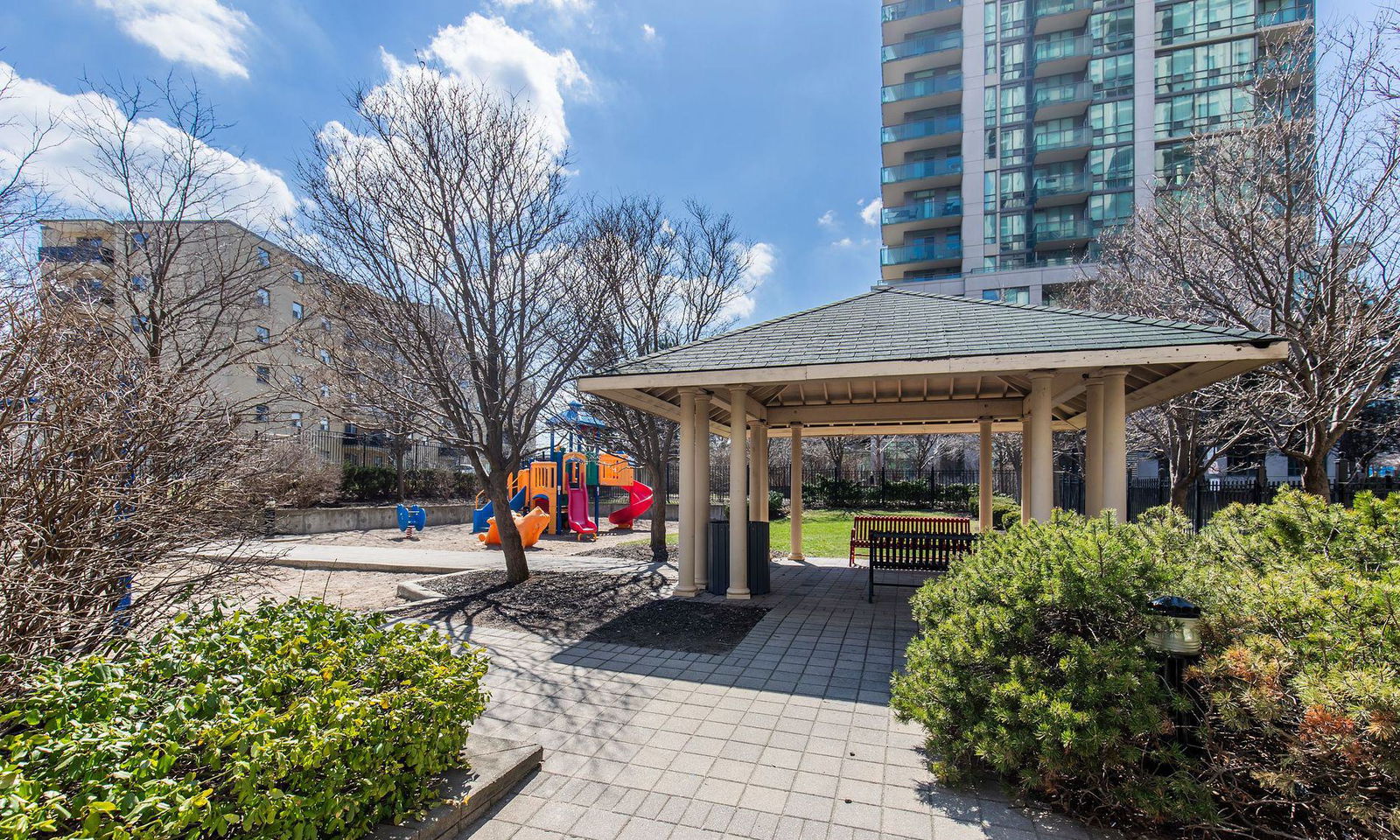 Patio — Eden Park Condos, Mississauga, Toronto