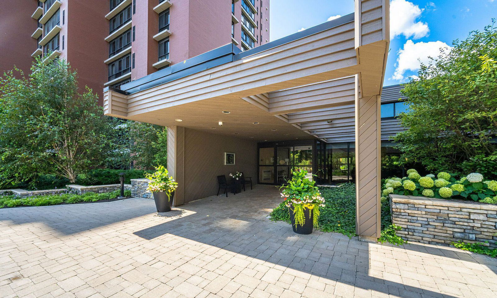 Entrance — Fairways Condos, Mississauga, Toronto