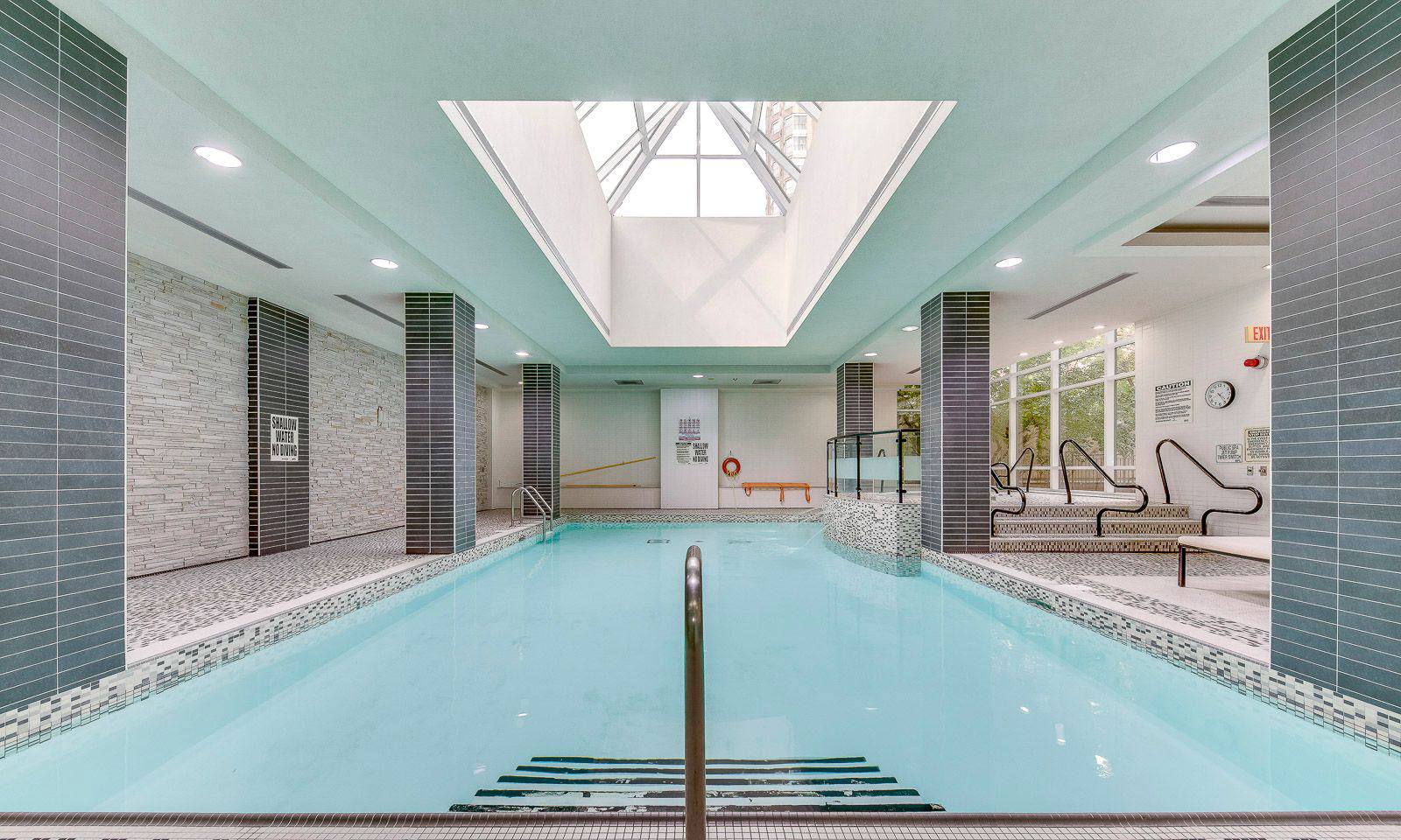 Pool — Grand Ovation Condos, Mississauga, Toronto