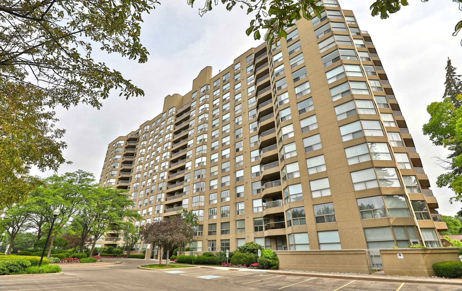 Granite Gates Condos, Mississauga, Toronto