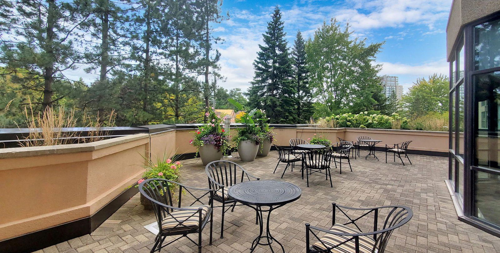 Patio — Granite Gates Condos, Mississauga, Toronto