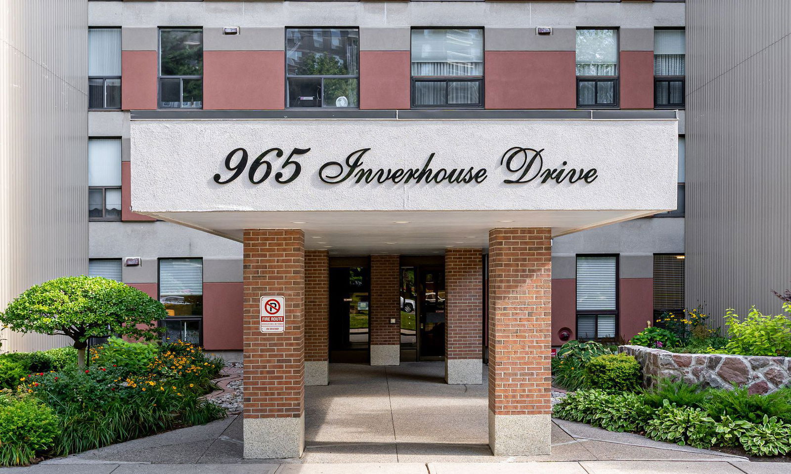 Entrance — Inverhouse Manor Condos, Mississauga, Toronto