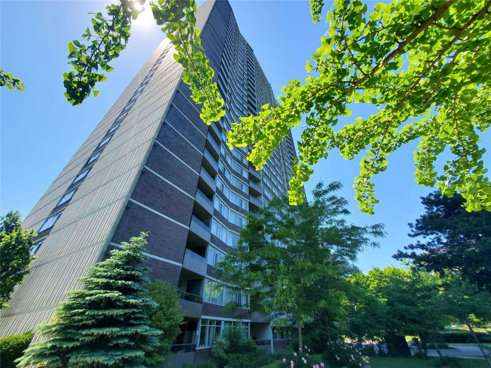 Lynwood Lane Condos, Mississauga, Toronto