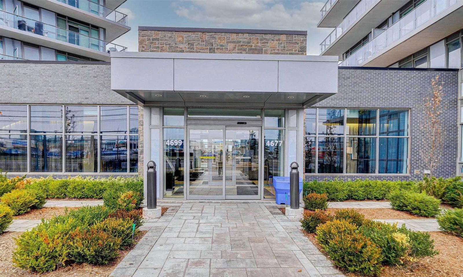 Entrance — Mills Square Condos, Mississauga, Toronto