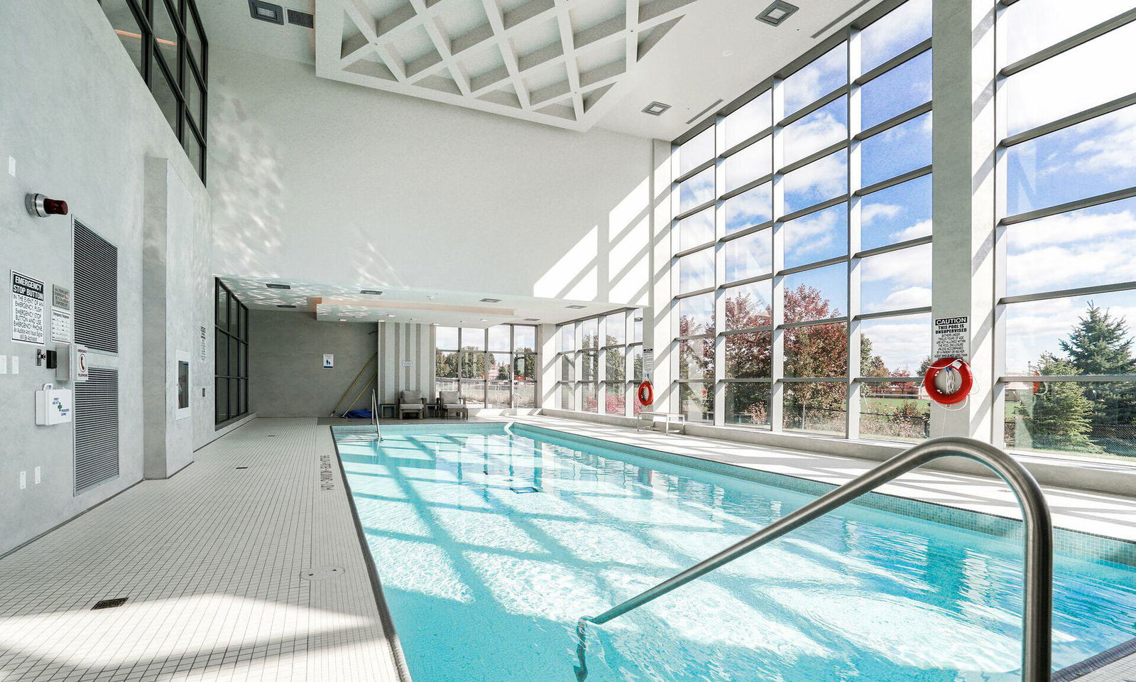 Pool — Mills Square Condos, Mississauga, Toronto