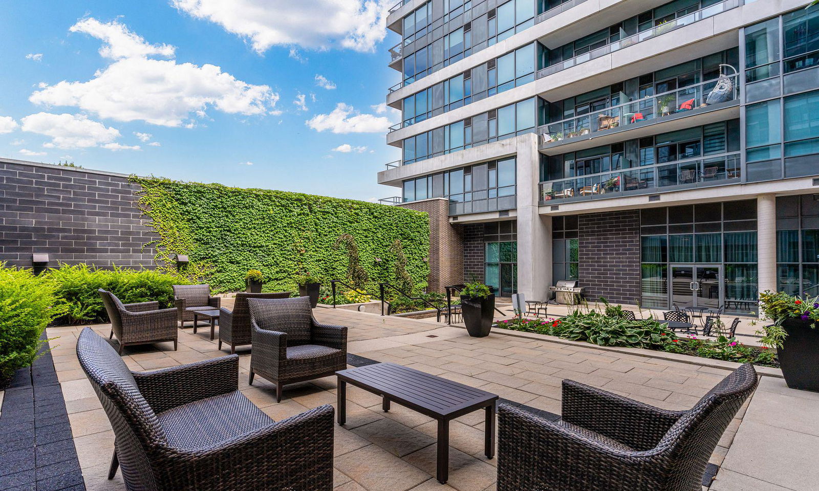 Patio — North Shore Condos, Mississauga, Toronto