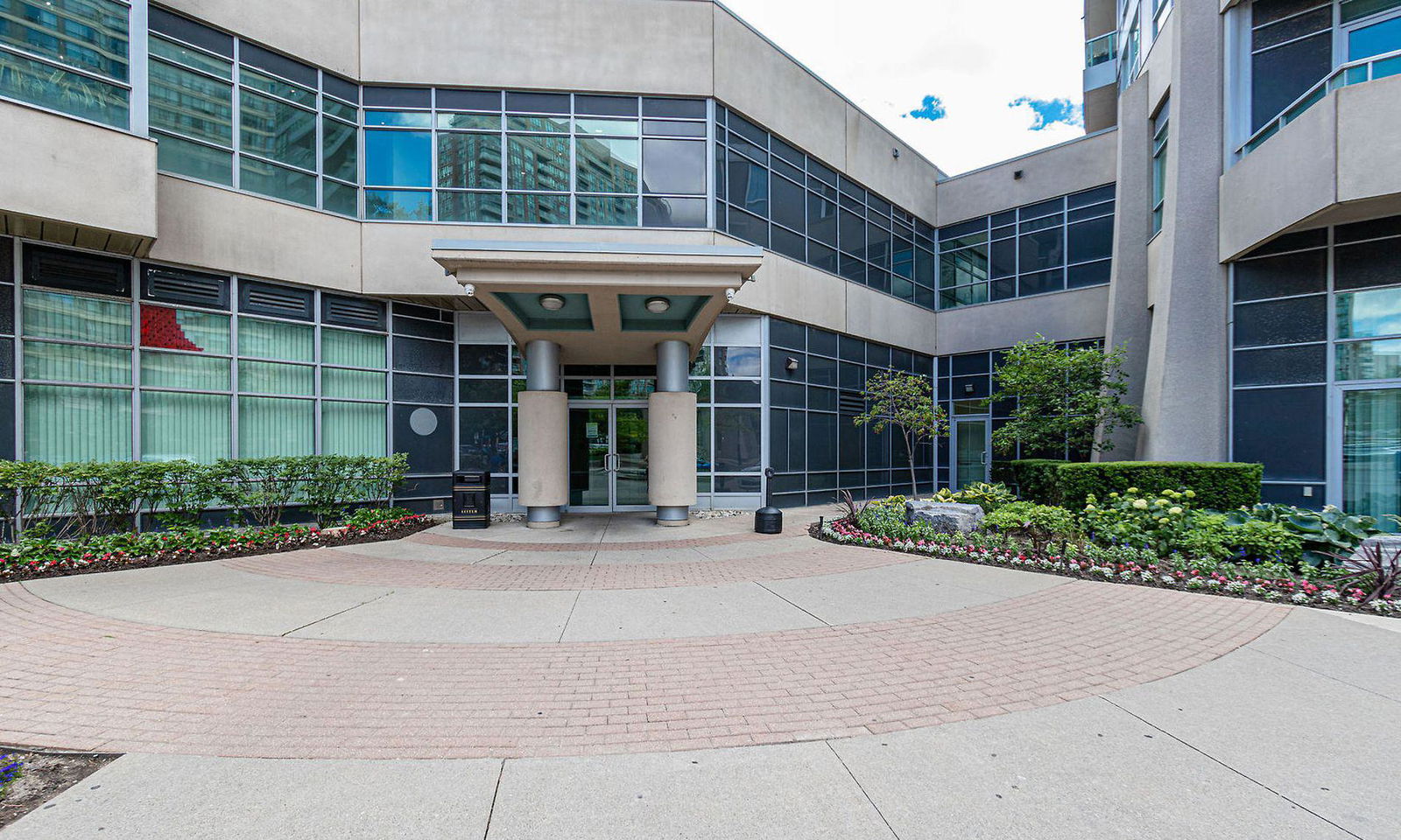 Entrance — One City Centre Condos, Mississauga, Toronto