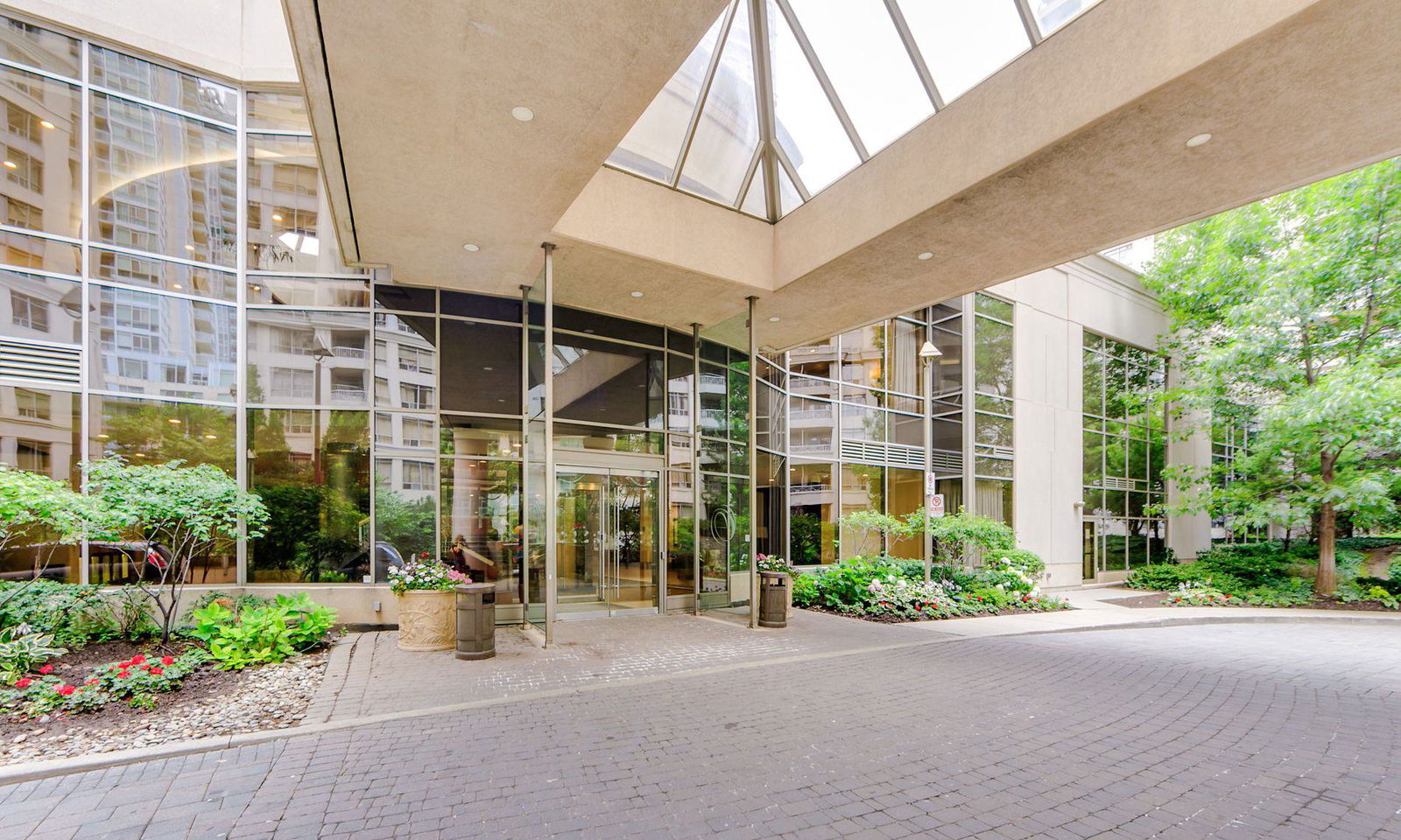 Entrance — Ovation II Condos, Mississauga, Toronto