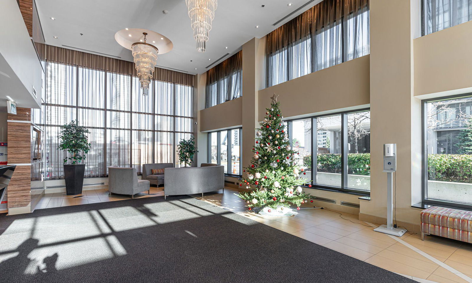 Lobby — Pinnacle Grand Park Condos, Mississauga, Toronto